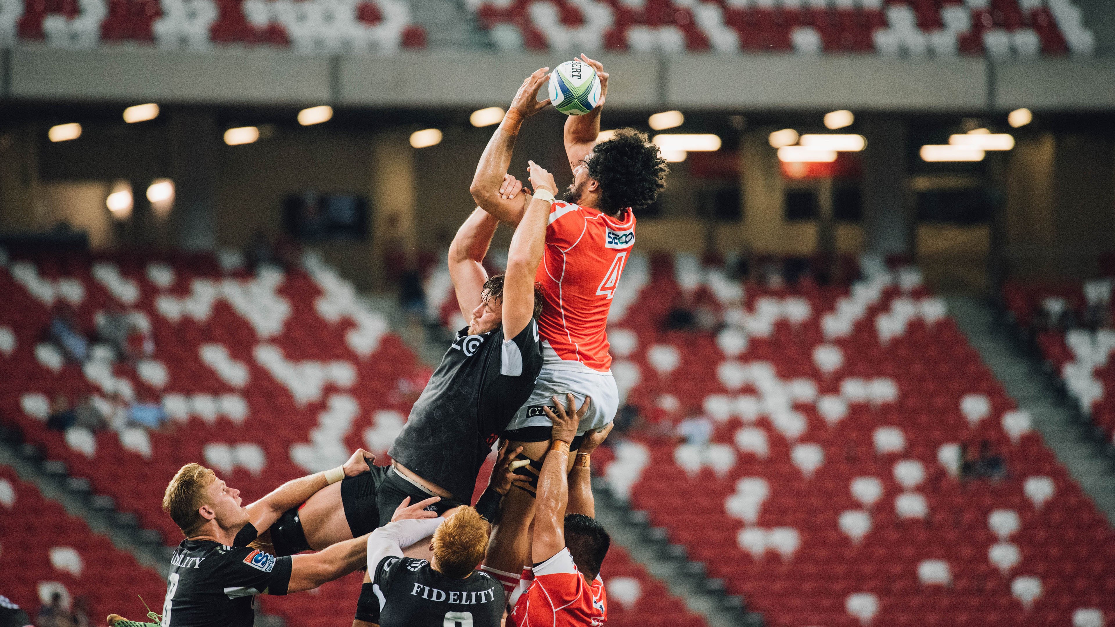 冰球联赛激战正酣,豪门对决引爆球迷热情,新秀崛起改写格局