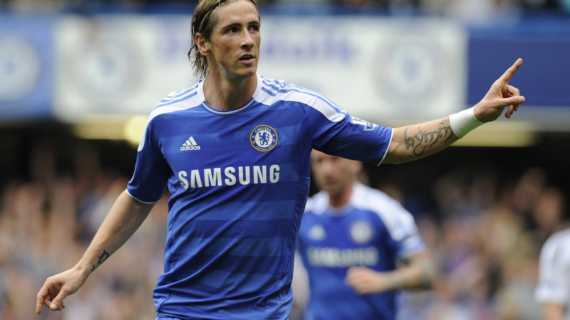 库里狂飙12记三分球，勇士大胜湖人迎赛季开门红